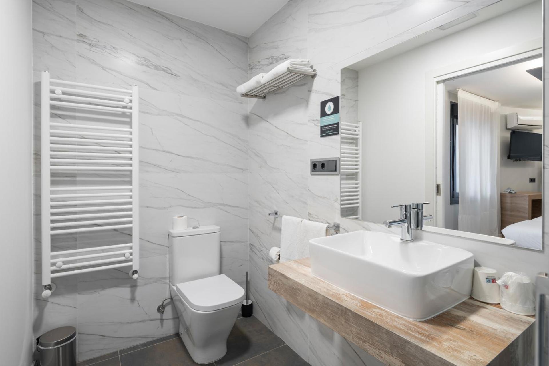 Albergue Alda Pilgrim Ponferrada Dış mekan fotoğraf